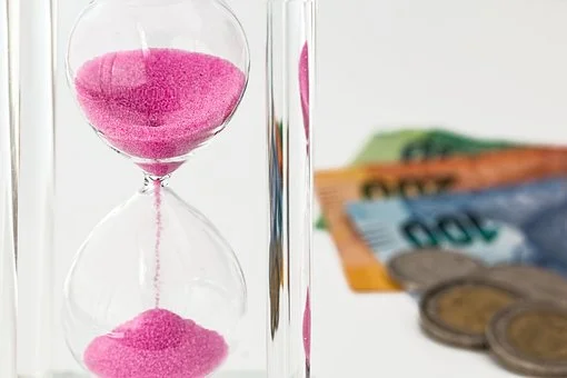 hourglass-money-and-time