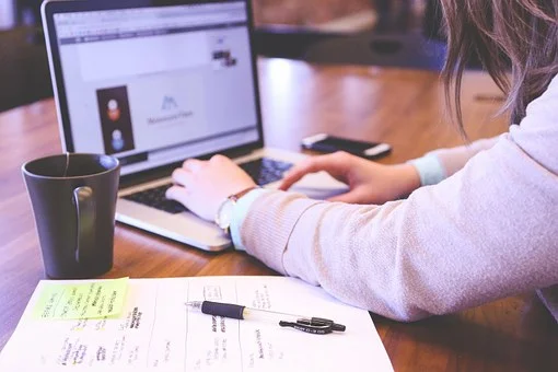 web-designer-marketer-at-work